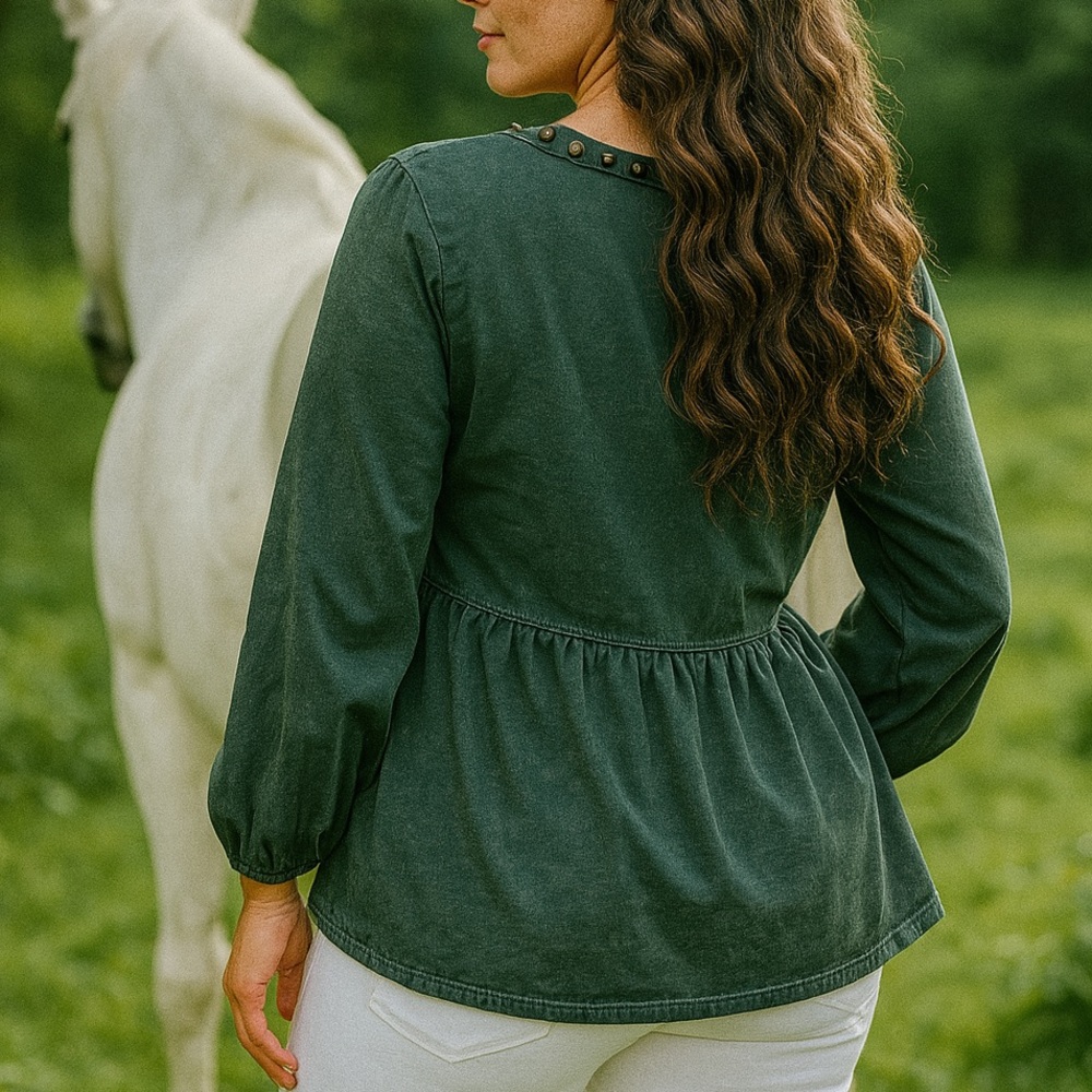 Double D Ranch heavily embellished  Boulder Brook top NWOT - Picture 5 of 10